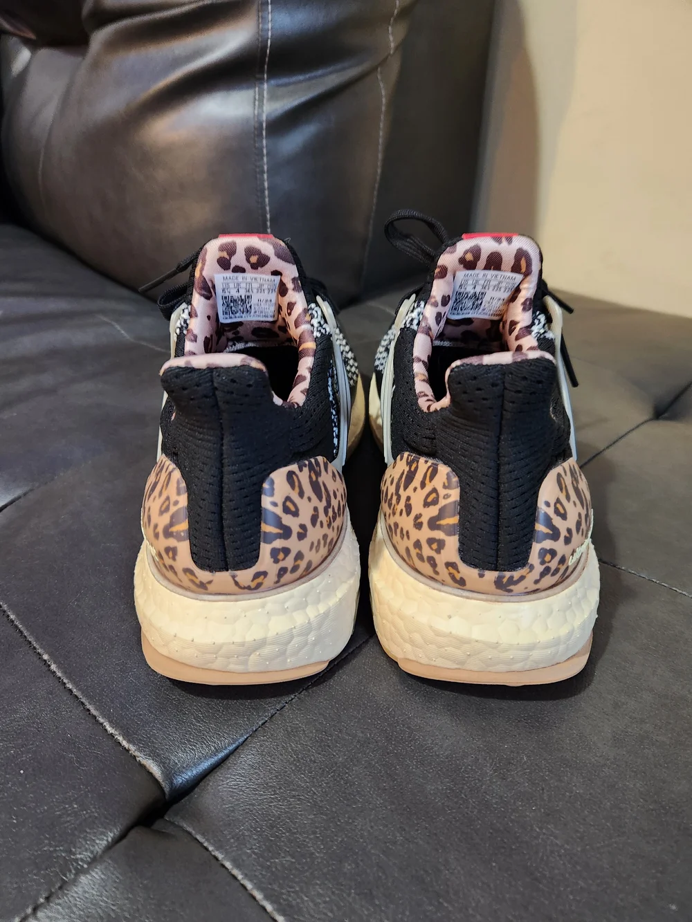 New Adidas Ultraboost 1.0 Leopard Accent Running Sneakers - Size 5.5 Women